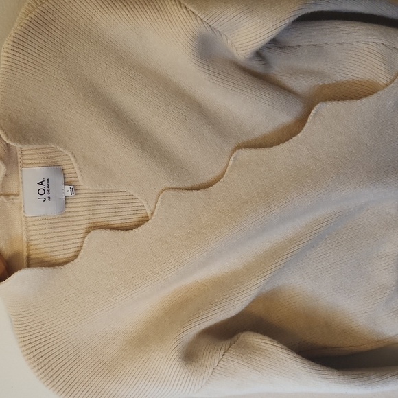 J.O.A Cream Scalloped Wrap Crossover Vneck Knit Sweater, Size S - Picture 3 of 6